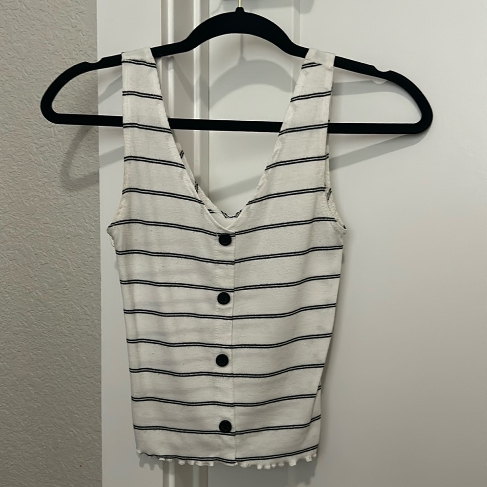 Button Tank